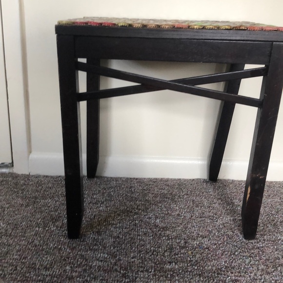 A bottle cap stand - Picture 3 of 4